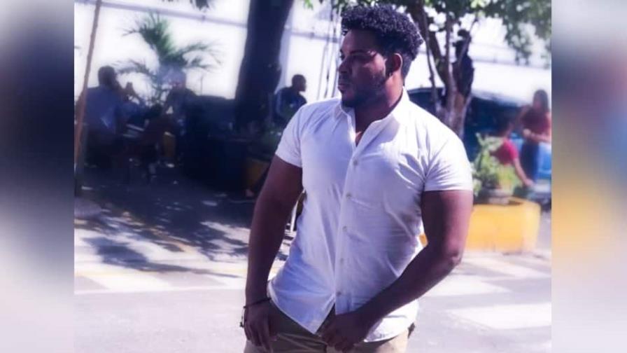 Universidad confirma David de los Santos se graduó con los máximos honores en su promoción