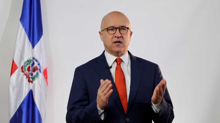 Domínguez Brito dice “tiempo de reforma ya pasó” y que construiría nueva policía de llegar a la Presidencia Domínguez Brito dice “tiempo de reforma ya pasó” y que construiría nueva policía de llegar a la Presidencia