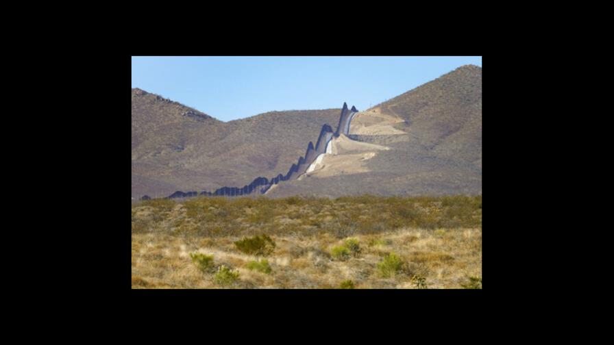 Migrante en muro fronterizo se estranguló accidentalmente