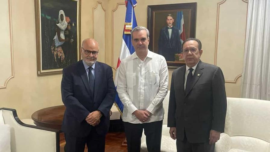 Presidente Abinader recibe visita de misión del Fondo Monetario Internacional