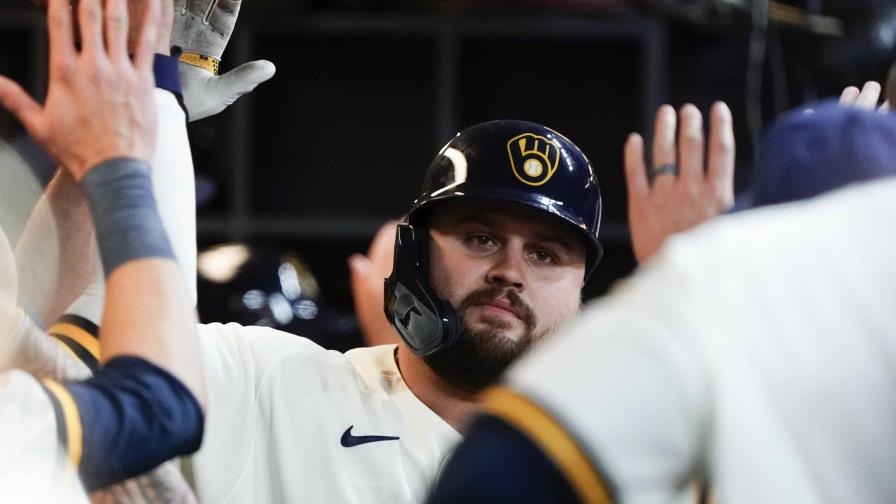 Téllez fija récord de Cerveceros, que apalean a Rojos