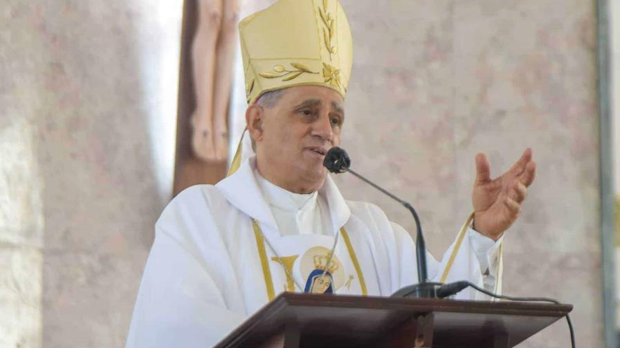 Monseñor Freddy Bretón Martínez presenta renuncia como arzobispo de Santiago