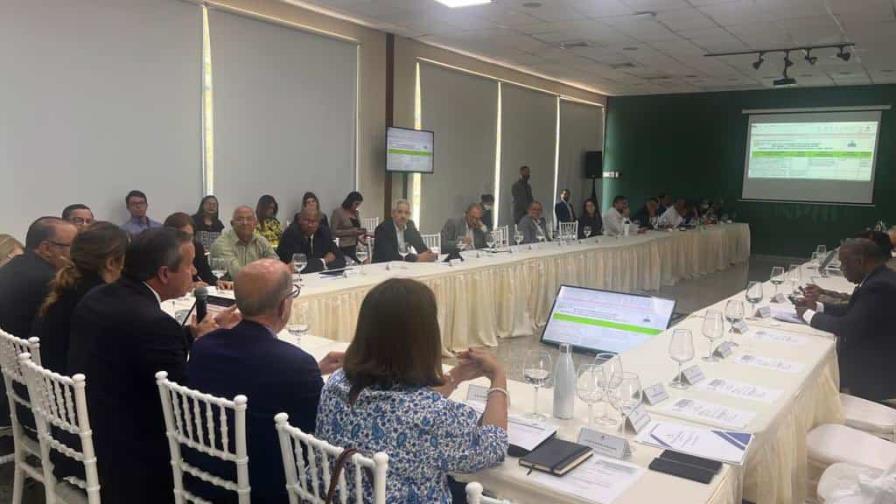 Entidades acuerdan respaldar proyectos de ley medioambientales en mesa de diálogo