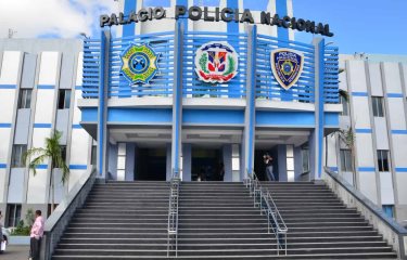 Se entrega tercer implicado en robo a camión de valores en plaza comercial