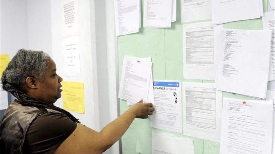 Suben a 200,000 las solicitudes semanales de subsidio por desempleo en EEUU