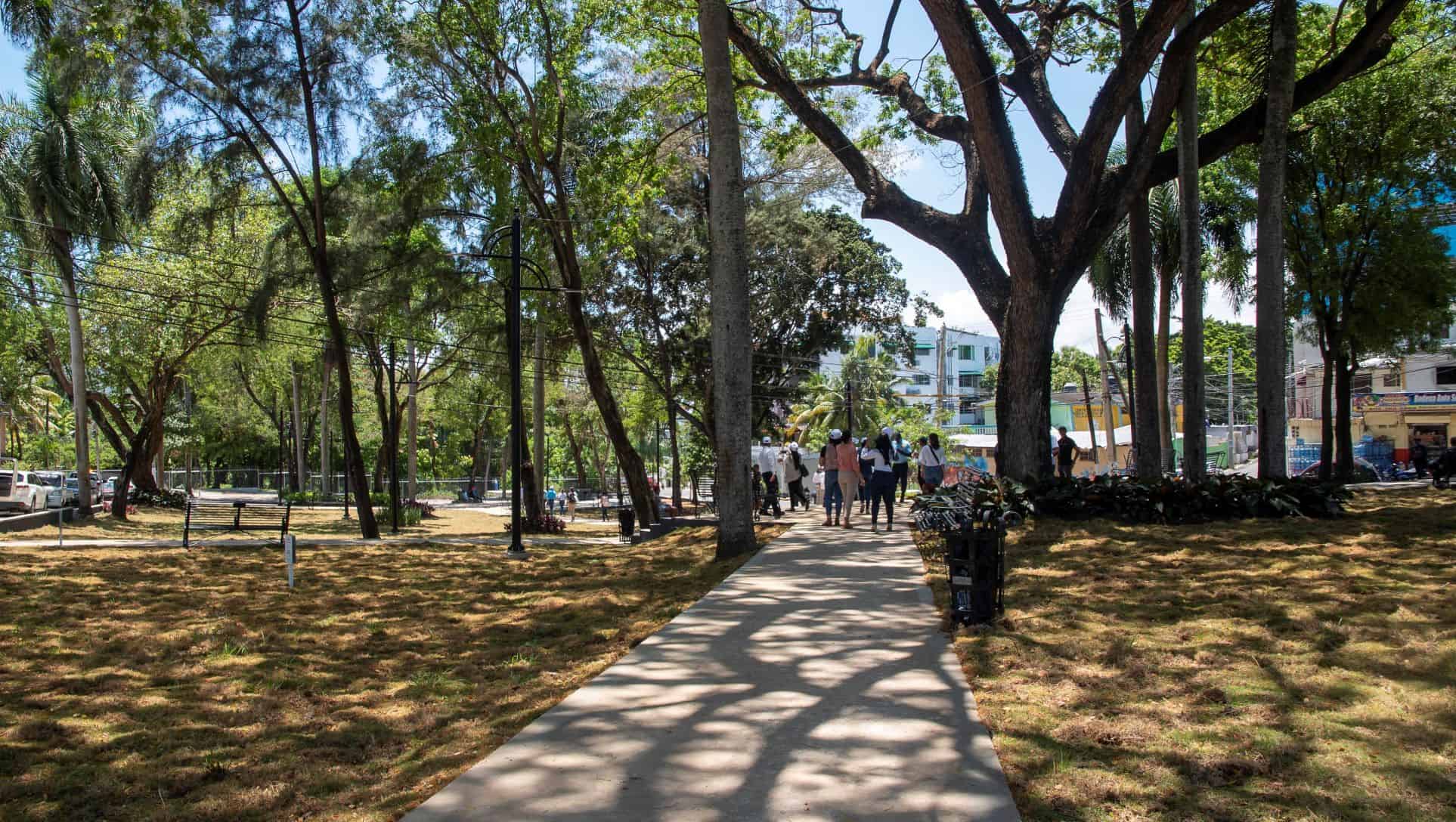 Parque Las Avenidas, entrada de los Ros