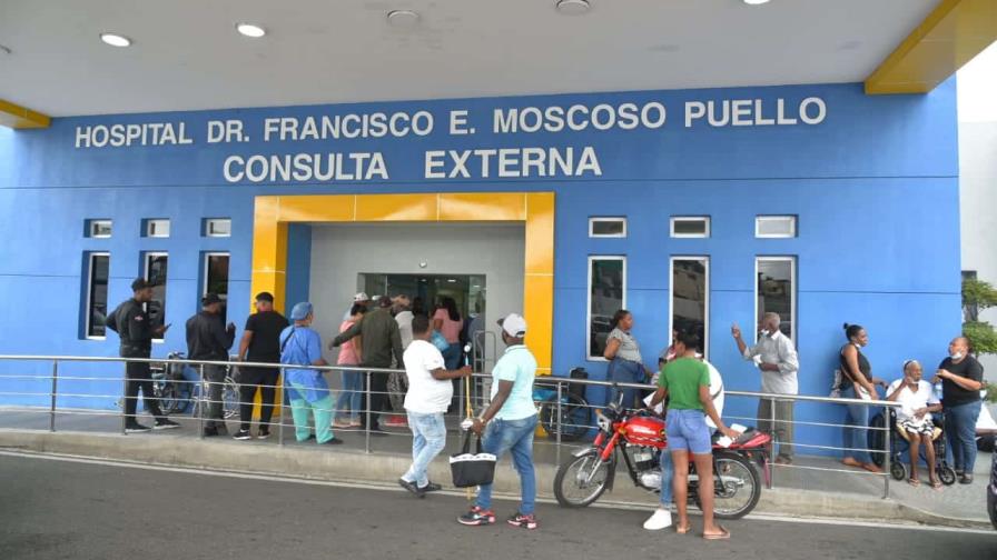 Médicos anuncian paro de labores en el Moscoso Puello