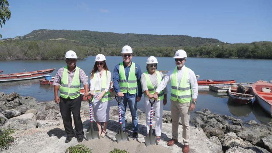 Gobierno inicia construcción de muelles pesquero y para veleros en Luperón