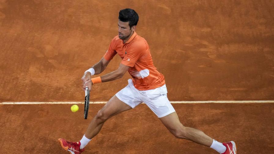 Djokovic gana y ya espera a Nadal o Alcaraz en semifinales