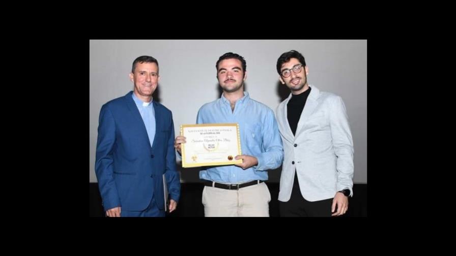 Cortometraje “Mirrors”, máximo ganador de Festival de Cine Loyola 2022 Cortometraje “Mirrors”, máximo ganador de Festival de Cine Loyola 2022