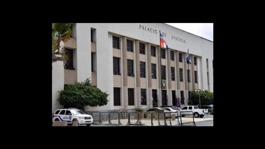 Piden prisión preventiva para dos implicados en robo a camión de valores en plaza comercial