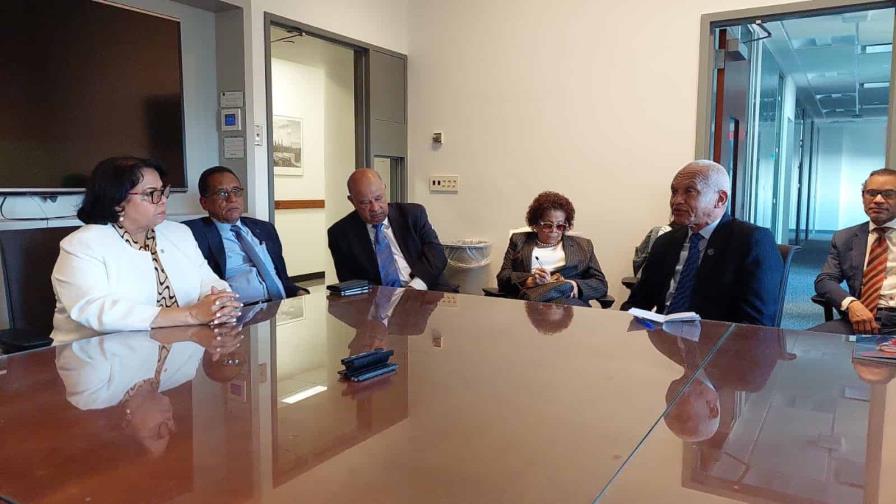 Rectora de la UASD se reúne con egresados residentes en Nueva York