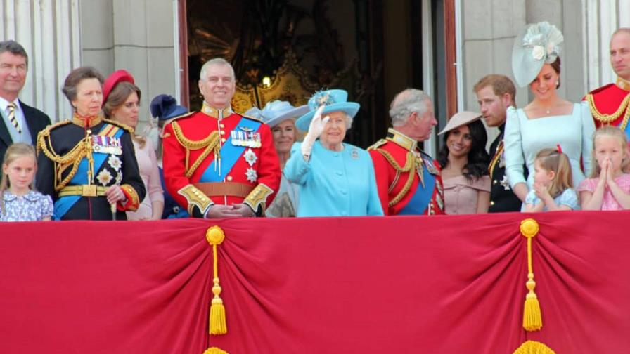 Enrique, Meghan y Andrés no estarán en el balcón de Buckingham para el jubileo de Isabel II