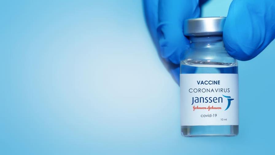 EEUU limita el uso de vacuna de J&J por riesgo de raros coágulos de sangre