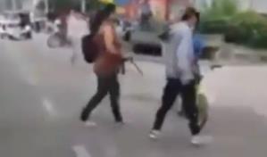 Mujer hiere con un cintur&oacute;n a un menor que denunci&oacute; a su hijo por acoso