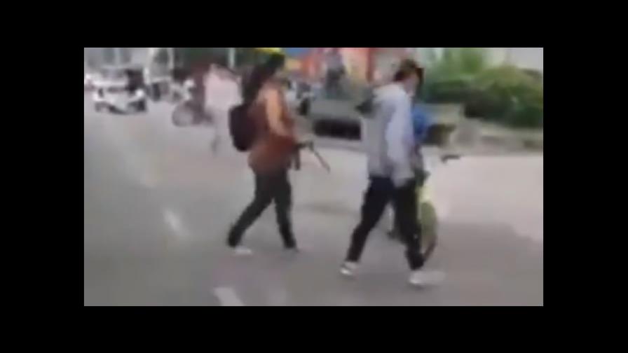 Mujer hiere con un cinturón a un menor que denunció a su hijo por acoso