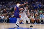 Los Mavericks de Doncic emboscan a Suns y se acercan en playoffs de NBA Los Mavericks de Doncic emboscan a Suns y se acercan en playoffs de NBA