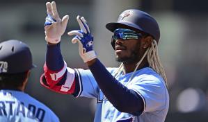 Springer y Tapia empujan tres; Azulejos vencen a Guardianes