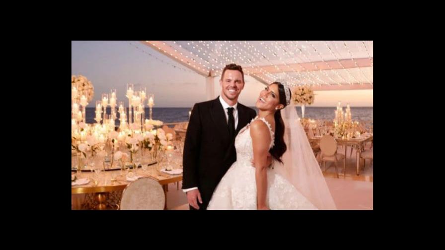 Así son los tres vestidos que usó Francisca en su boda
