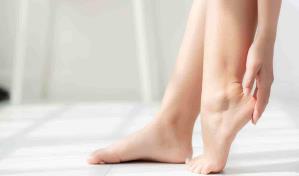 Así puedes aliviar los pies hinchados