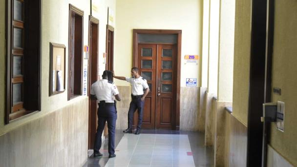 David de los Santos llegó golpeado al destacamento, asegura un acusado de la muerte