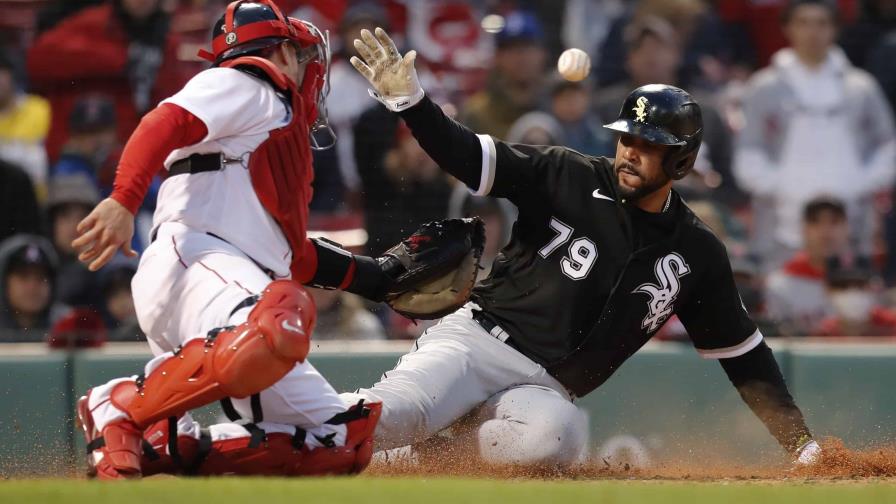 Reynaldo López llegó a cuatro victorias en MLB