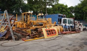 Alcaldía SDE vende 22 vehículos chatarras en subasta pública