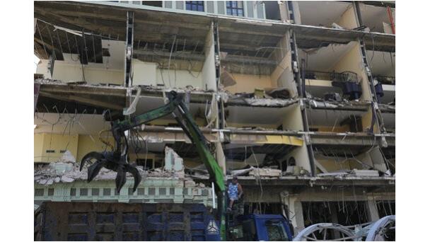 Los rescatistas trabajan a contrarreloj tras explosion de hotel en Cuba