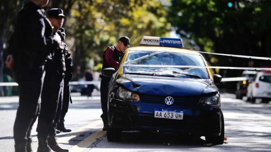 Chofer sufre ACV en plena calle y atropella tres turistas en Argentina