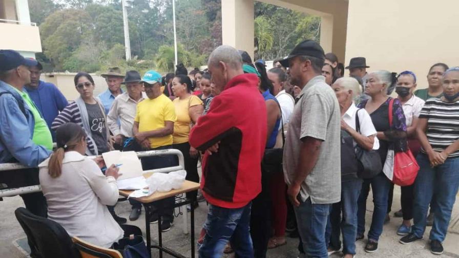 Moradores de la sierra en Santiago Rodríguez participan en jornada de salud visual Moradores de la sierra en Santiago Rodríguez participan en jornada de salud visual