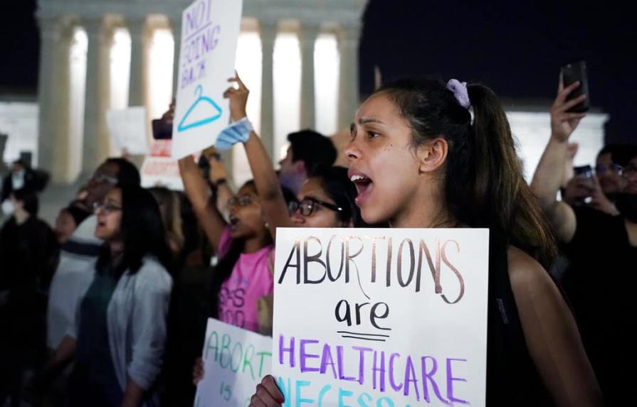La Casa Blanca advierte contra violencia tras protestas por fallo sobre aborto