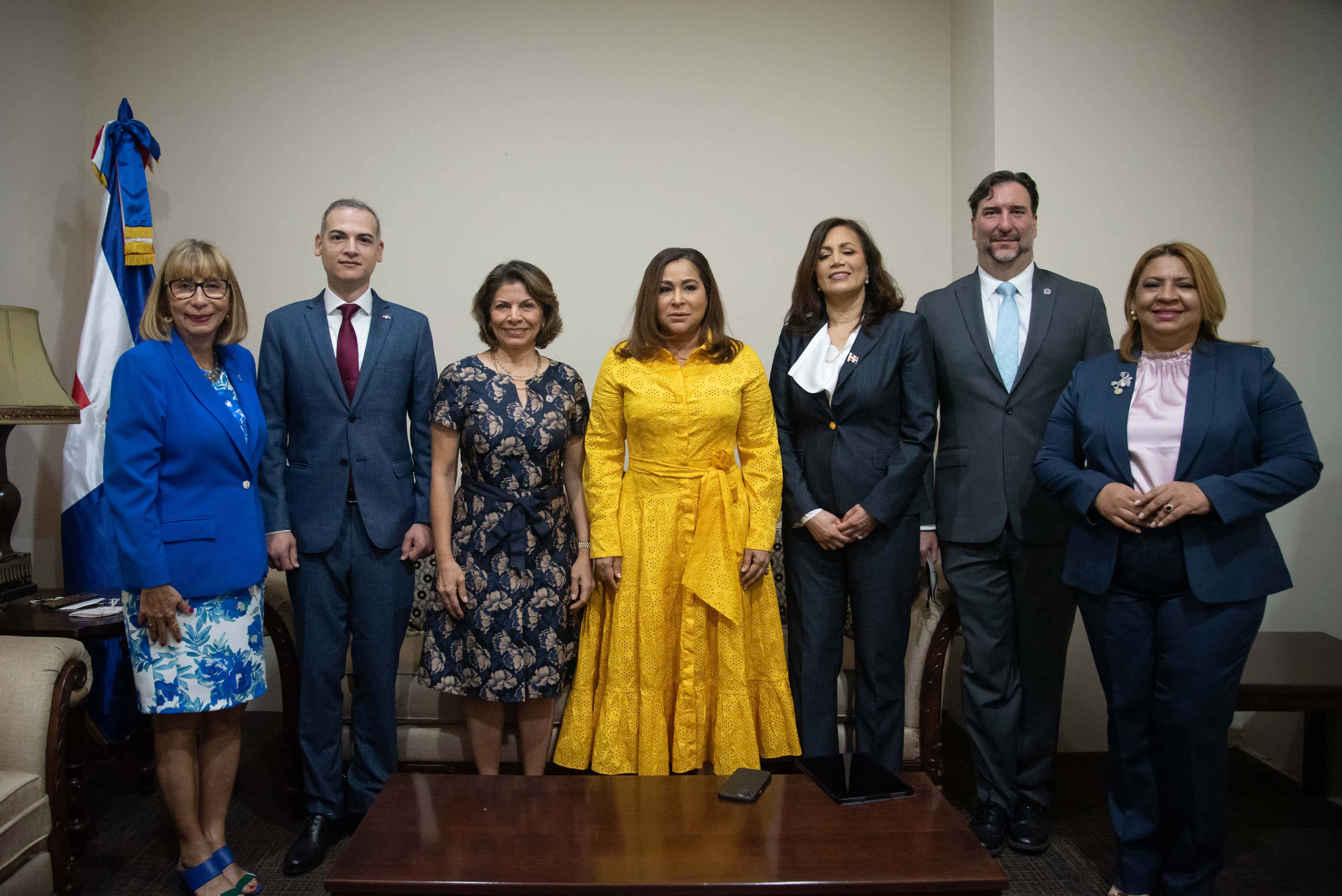 Encuentro entre la delegación de la OEA y el Ministerio de la Mujer de la República Dominicana.