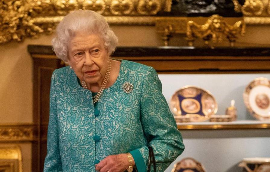 Isabel II estará ausente del discurso del trono y será remplazada por el príncipe Carlos