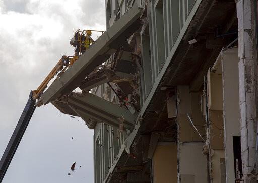 Retiran escombros de hotel en La Habana afectado por explosión