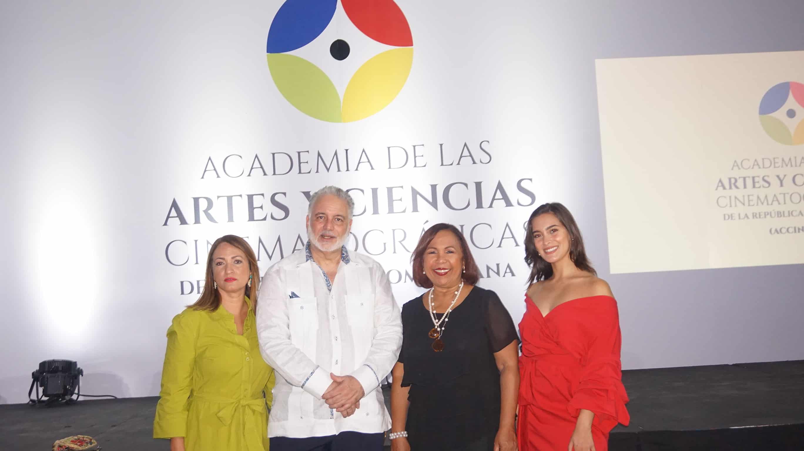 Yarnira Ferry, Luis Arambilet, Zoia Puello y Paula Ferry.