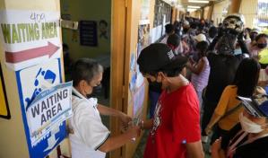 Filipinas acude a votar en un momento delicado