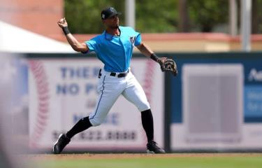 MLB Miami Marlins (Jazz Chisholm Jr.) Playera para hombre.