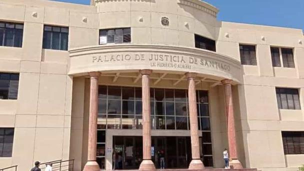 Por violencia y porte de arma ilegal, dictan coerción contra dirigente choferil de Santiago