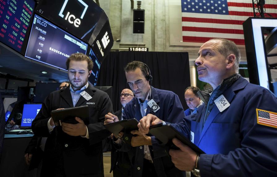 Wall Street cierra mixto y el Dow Jones baja un 0.26 %