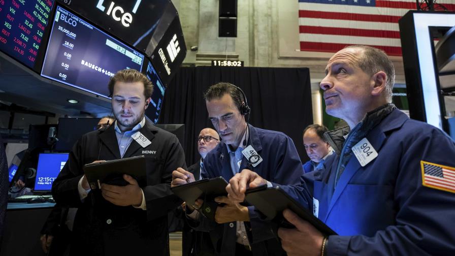 Wall Street cierra mixto y el Dow Jones baja un 0.26 %