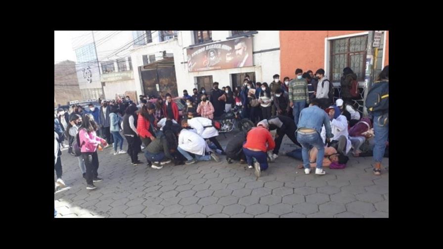 Elevan a cuatro los muertos y casi 70 los heridos tras una avalancha en un acto universitaria en Bolivia