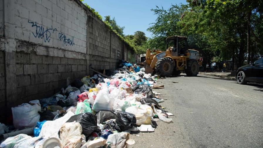 Alcaldía de Santo Domingo Oeste elimina vertederos improvisados Alcaldía de Santo Domingo Oeste elimina vertederos improvisados
