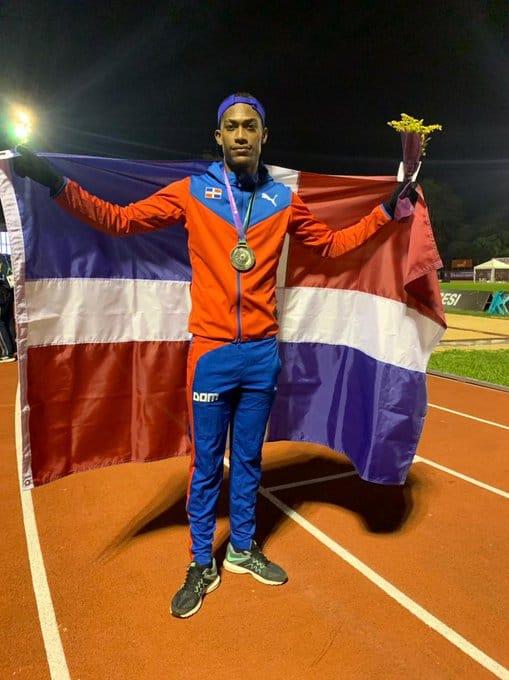 Dominicano gana plata histórica en los Sordolímpicos de Brasil