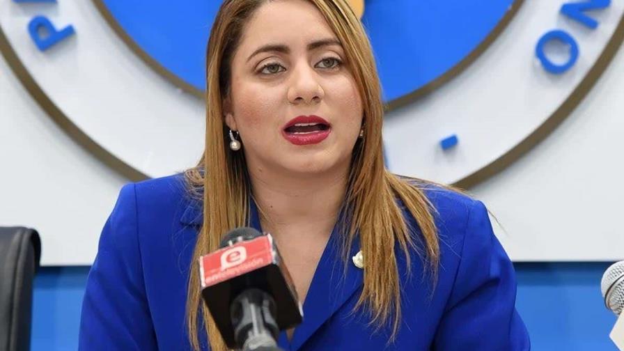 Gloria Reyes irá hoy al Senado para explicar sobre fraudes millonarios con tarjetas Supérate