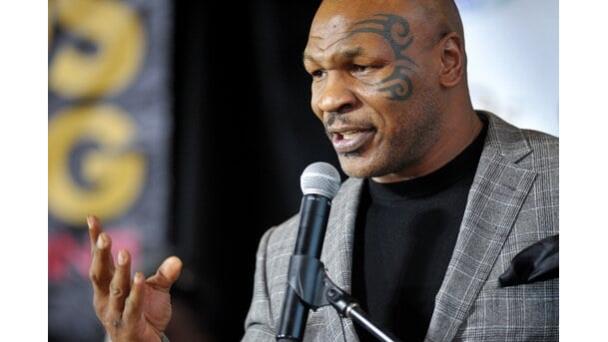 Tyson no afrontará cargos por golpear a pasajero en avión