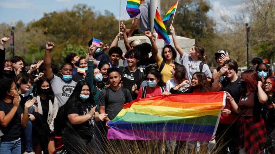 Censuran protesta de estudiantes contra ley antigay en Florida Censuran protesta de estudiantes contra ley antigay en Florida