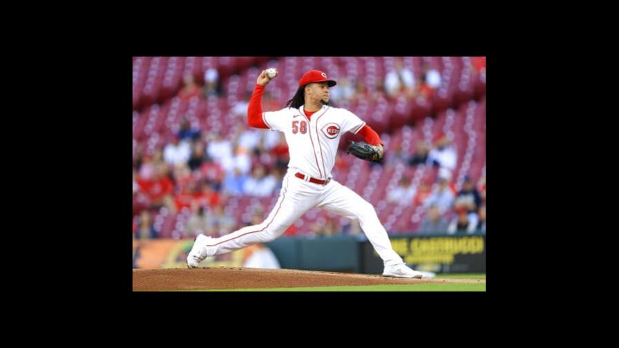 Rojos ganan 10-5 a Cerveceros en su segunda victoria al hilo