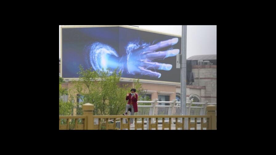 Shanghái limpia casas y cierra el metro en su lucha contra el COVID-19