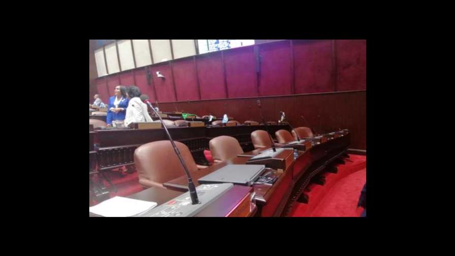 Suspenden sesión de la Cámara de Diputados por falta de quórum