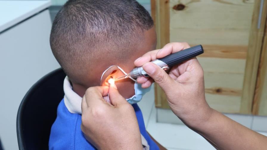 Inabie entrega lentes y auxiliares auditivos a estudiantes por valor de RD$29 millones Inabie entrega lentes y auxiliares auditivos a estudiantes por valor de RD$29 millones